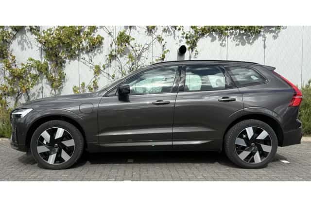 Volvo XC60 (2025) thumbnail 2