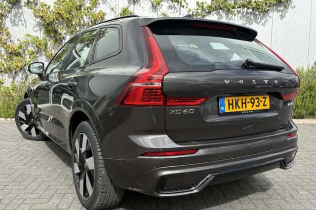 Volvo XC60 (2025) thumbnail 3