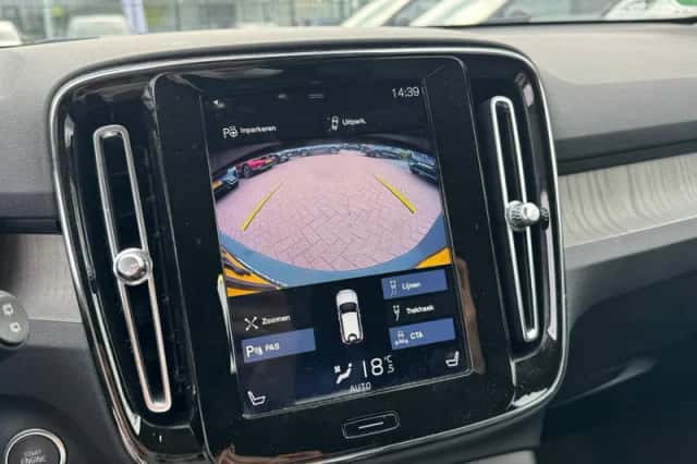 Volvo XC40 (2018) thumbnail 6