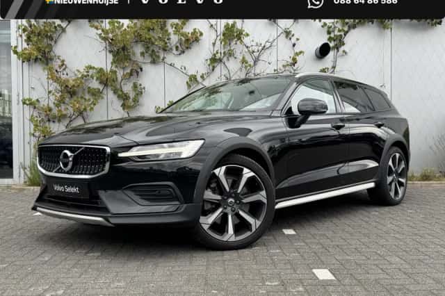 Volvo V60 Cross Country (2022) thumbnail 1