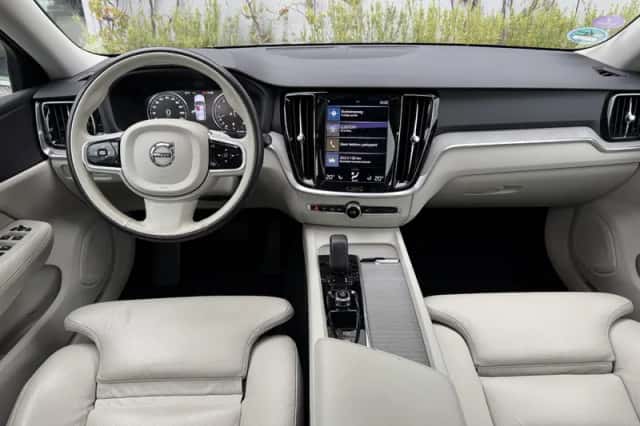 Volvo V60 Cross Country (2022) thumbnail 5