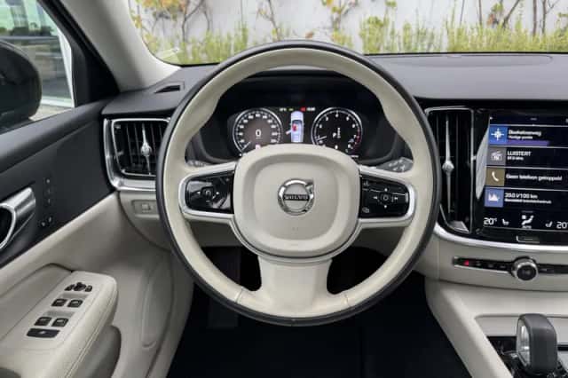 Volvo V60 Cross Country (2022) thumbnail 6