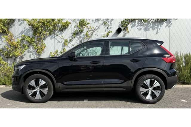 Volvo XC40 (2021) thumbnail 2