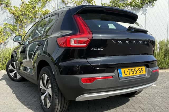 Volvo XC40 (2021) thumbnail 3