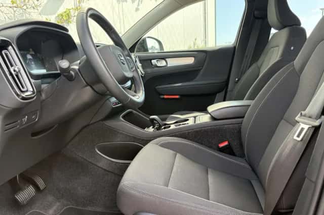 Volvo XC40 (2021) thumbnail 5
