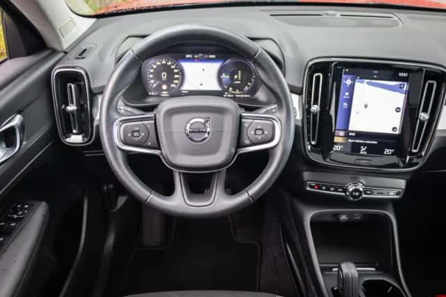 Volvo XC40 (2020) thumbnail 2