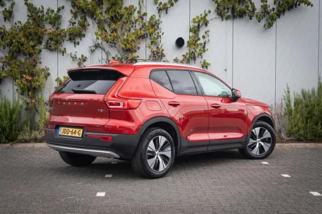 Volvo XC40 (2020) thumbnail 3