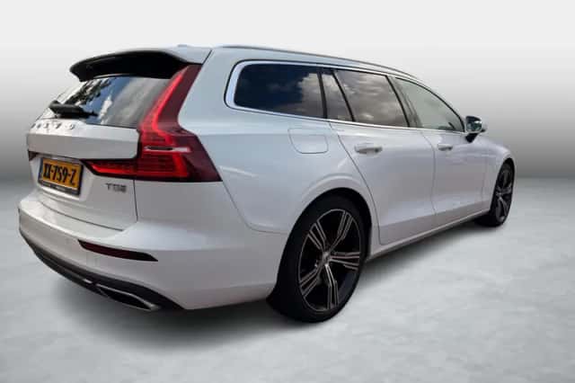 Volvo V60 (2019) thumbnail 2