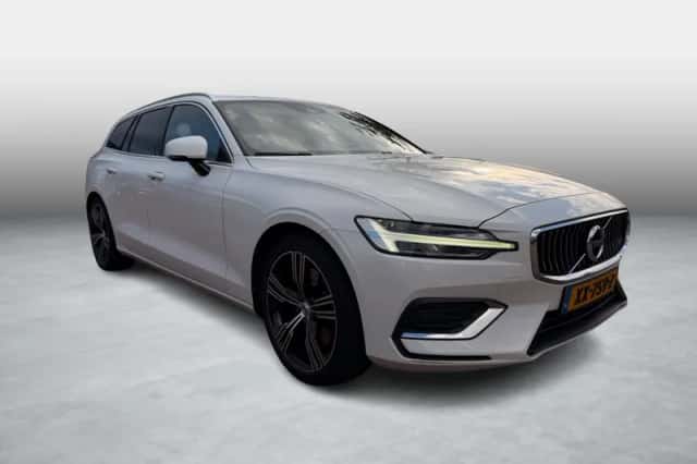 Volvo V60 (2019) thumbnail 3