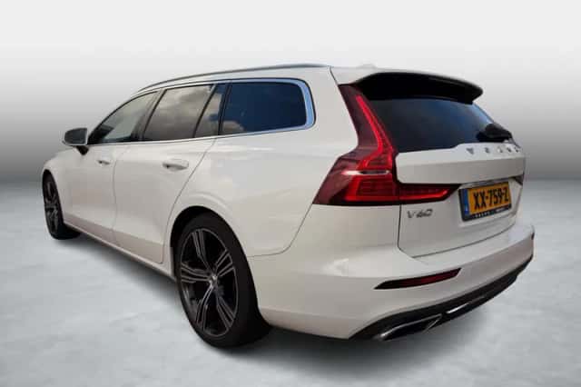 Volvo V60 (2019) thumbnail 4
