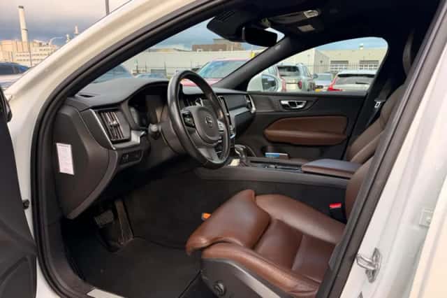Volvo V60 (2019) thumbnail 5