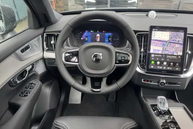 Volvo XC90 (2026) thumbnail 6