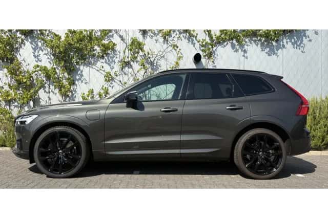 Volvo XC60 (2020) thumbnail 2