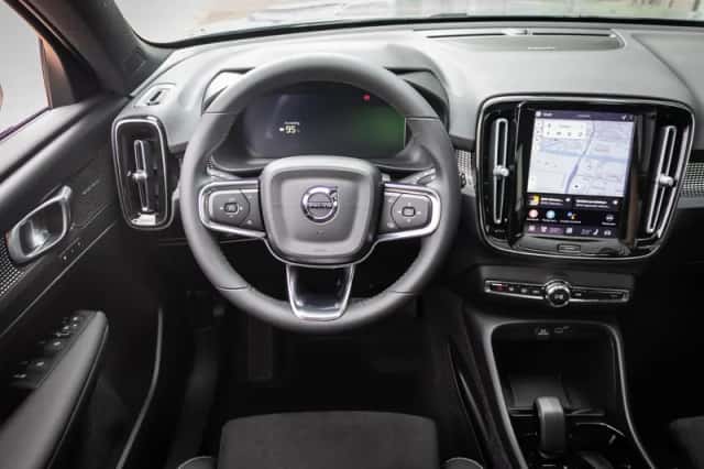 Volvo EX40 (2026) thumbnail 2