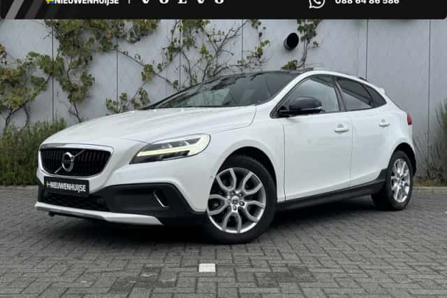 Volvo V40 Cross Country (2019) thumbnail 1