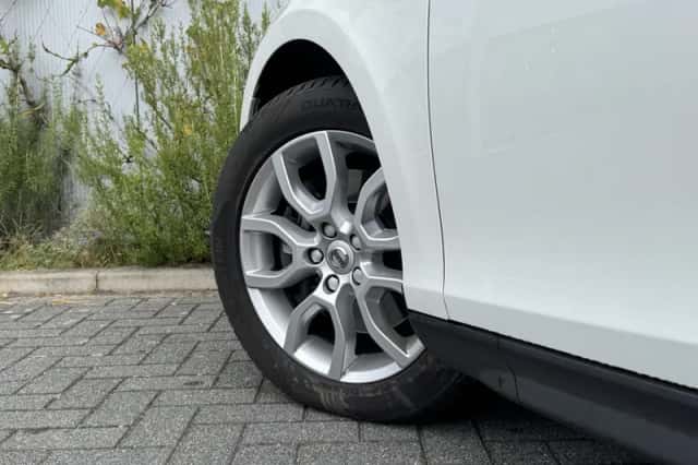 Volvo V40 Cross Country (2019) thumbnail 4