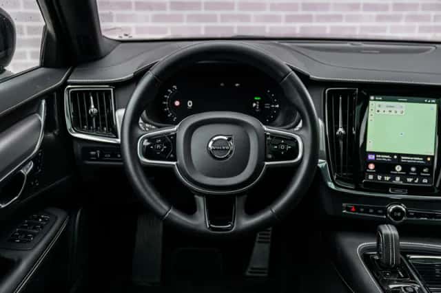 Volvo V90 (2022) thumbnail 3