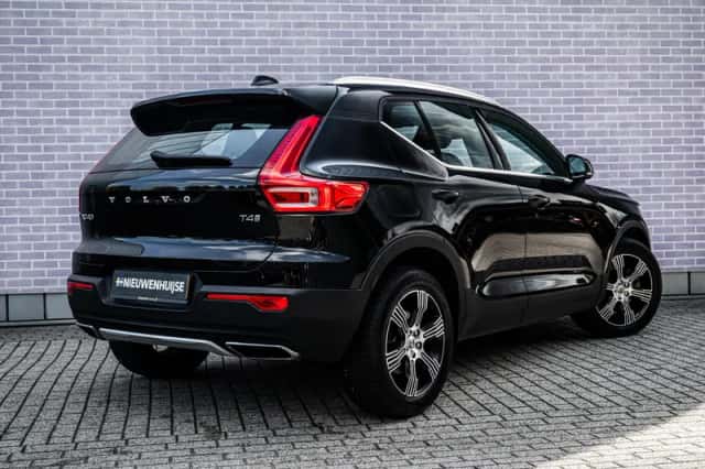 Volvo XC40 (2020) thumbnail 2