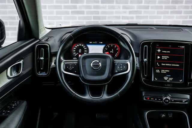 Volvo XC40 (2020) thumbnail 3