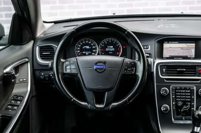 Volvo S60 (2012) thumbnail 3