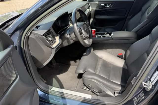 Volvo V60 (2022) thumbnail 5