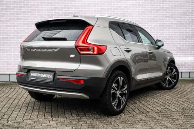 Volvo XC40 (2020) thumbnail 2