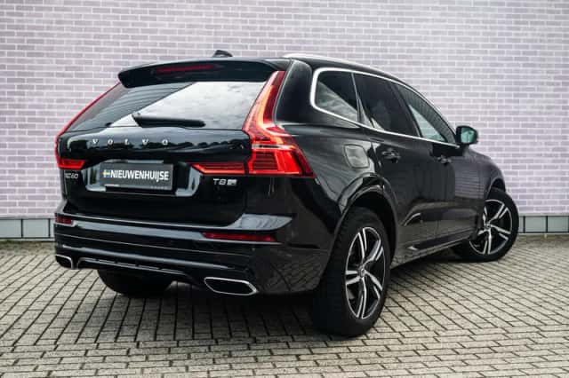 Volvo XC60 (2019) thumbnail 2