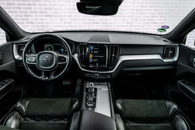 Volvo XC60 (2019) thumbnail 5