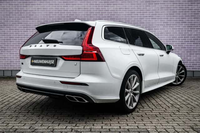 Volvo V60 (2020) thumbnail 2