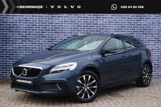 Volvo V40 Cross Country (2020) thumbnail 1