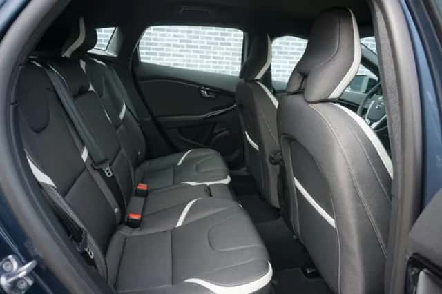 Volvo V40 Cross Country (2020) thumbnail 6