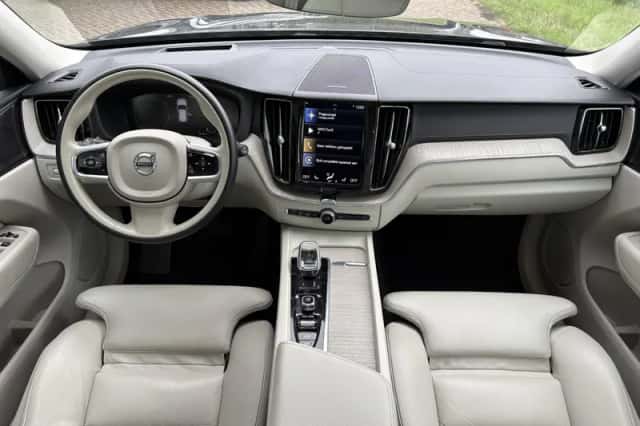 Volvo XC60 (2020) thumbnail 4