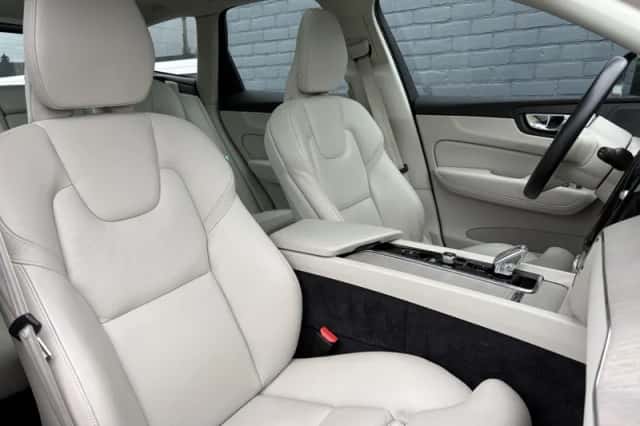 Volvo XC60 (2020) thumbnail 5