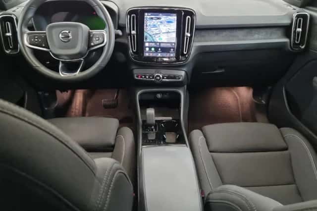 Volvo XC40 (2022) thumbnail 4