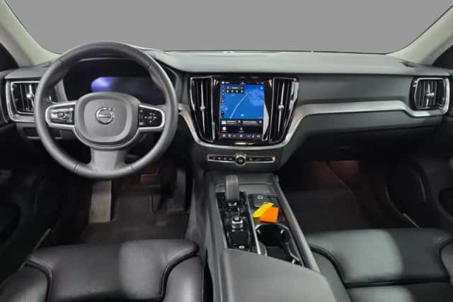Volvo V60 (2022) thumbnail 4