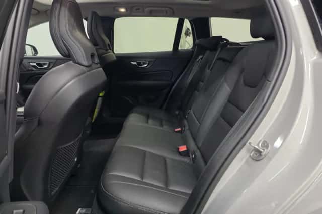 Volvo V60 (2022) thumbnail 6