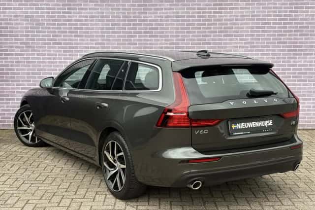 Volvo V60 (2019) thumbnail 3