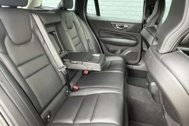 Volvo V60 (2019) thumbnail 6