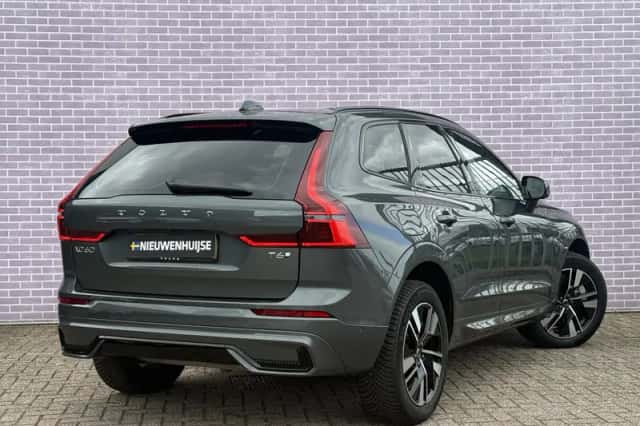 Volvo XC60 (2025) thumbnail 3
