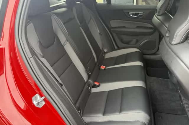 Volvo V60 (2021) thumbnail 6