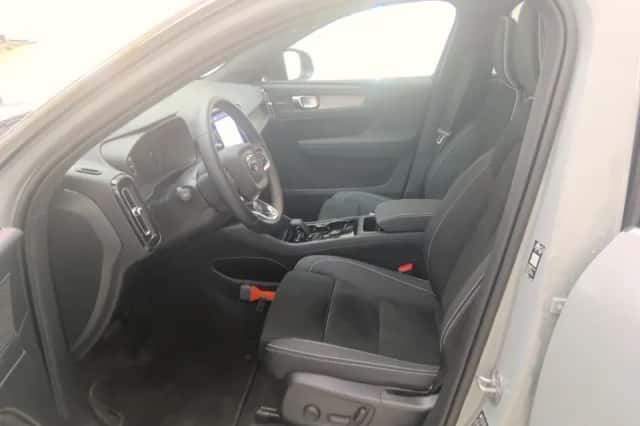 Volvo EX40 (2025) thumbnail 5
