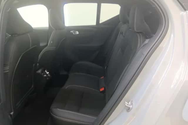 Volvo EX40 (2025) thumbnail 6