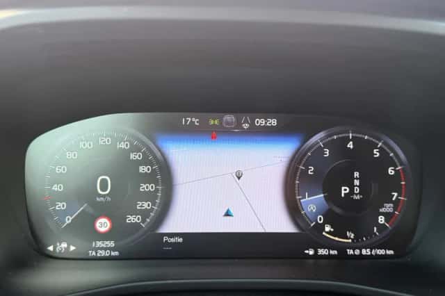 Volvo XC40 (2019) thumbnail 6