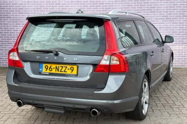 Volvo V70 (2011) thumbnail 3