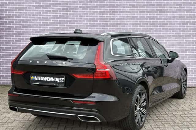 Volvo V60 (2021) thumbnail 3