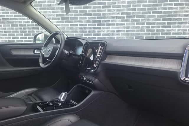 Volvo XC40 (2021) thumbnail 4