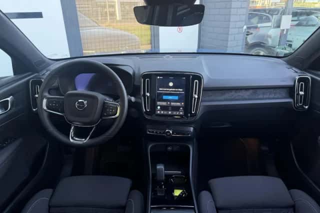 Volvo C40 (2023) thumbnail 4