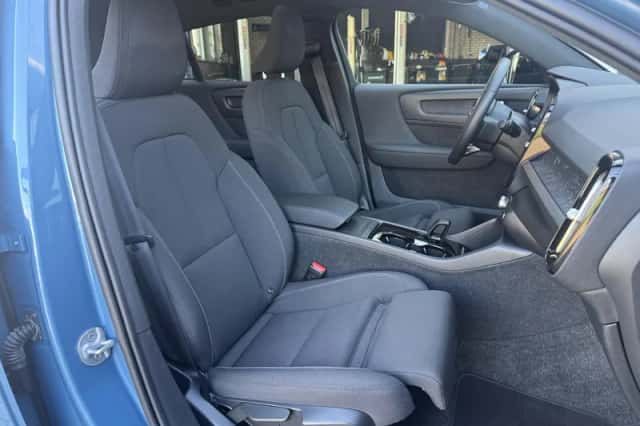 Volvo C40 (2023) thumbnail 5