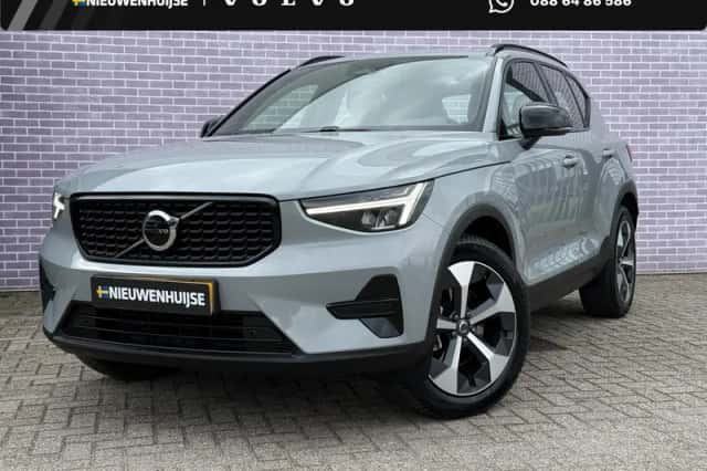 Volvo XC40 (2025) thumbnail 1
