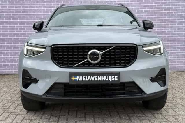 Volvo XC40 (2025) thumbnail 5